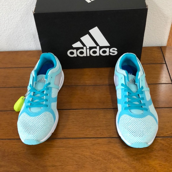 New Women’s Adidas - Picture 2 of 4